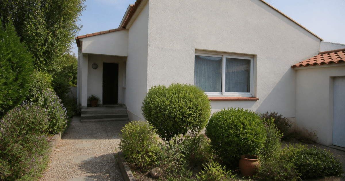 Facade de maison individuelle avec jardin prive a Canet-en-Roussillon