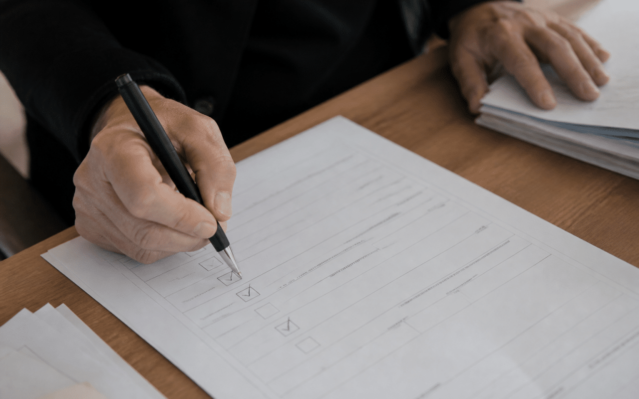 Document fiscal avec cases cochees montrant selections d'options imposables